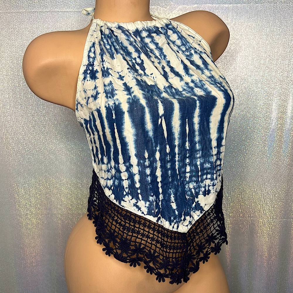 Guess halter hanker chief style tie up open back boho tie dye white lace fringe